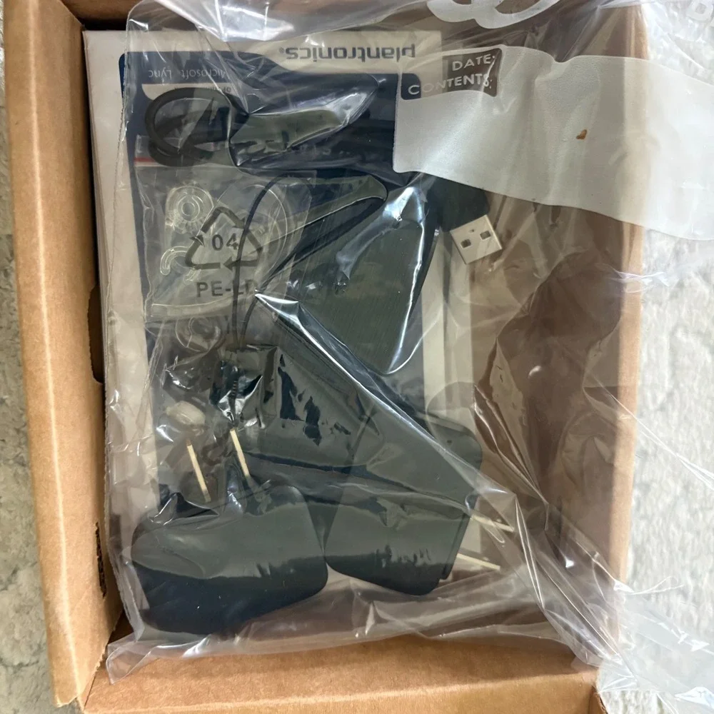 Plantronics Voyager Edge UC B255-M Bluetooth Headset System Noise Canceling